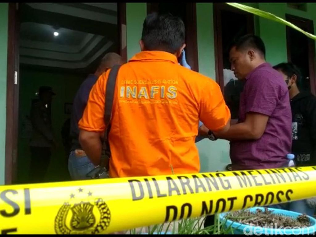 Saksi Ungkap Pasutri di Mamasa Tewas Dalam Kondisi Bersimbah Darah Saksi Ungkap Pasutri di Mamasa Tewas Dalam Kondisi Bersimbah Darah