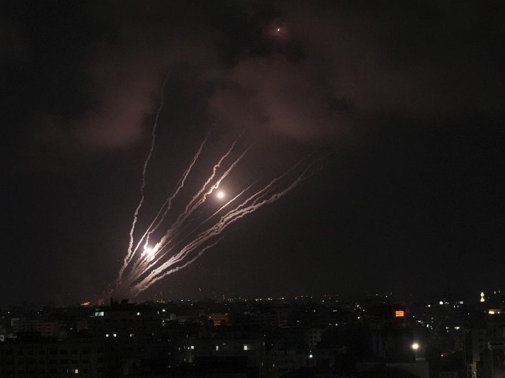 Rudal Beterbangan di Langit Israel-Palestina Jelang Gencatan Senjata