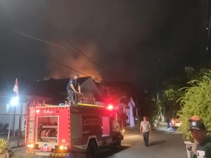 18 PMK Dikerahkan untuk Memadamkan Satu Rumah yang Terbakar