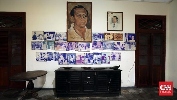 Koleksi benda bersejarah di rumah pengasingan Bung Sjahrir, Banda Neira. CNN Indonesia/Safir Makki