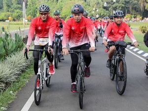 Sandiaga Gowes Bareng Bima Arya di Bogor