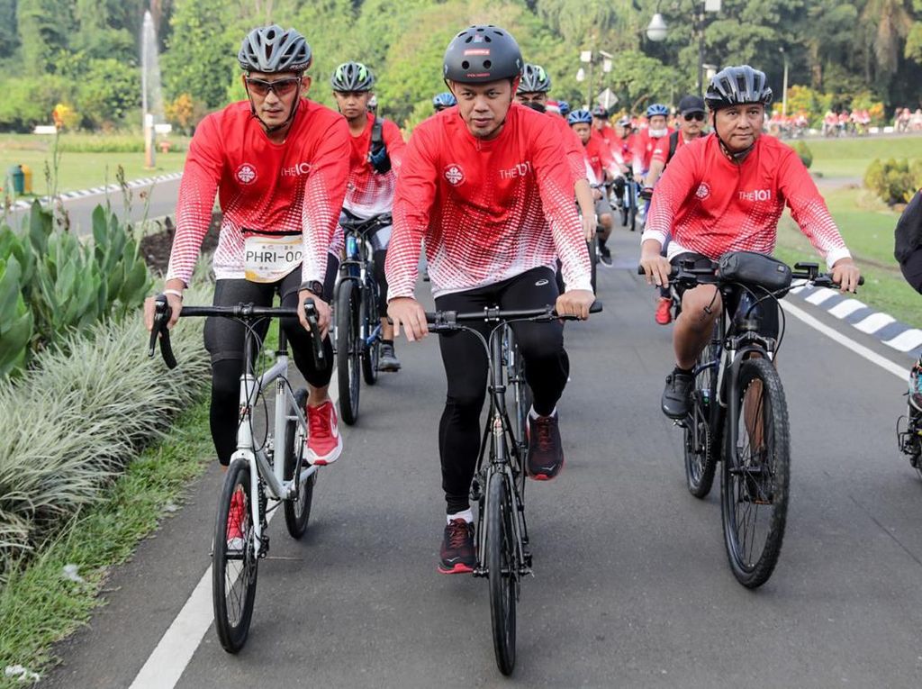 Sandiaga Gowes Bareng Bima Arya di Bogor Sandiaga Gowes Bareng Bima Arya di Bogor
