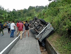 Minibus Terguling di Sembalun Lombok, 7 Orang Luka-luka