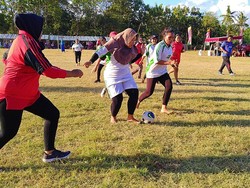 Seru! Sepak Bola Goyang Ceria Meriahkan HUT ke-77 RI di Tegal Badeng