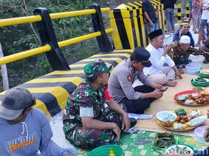 Warga di Bone Gelar Syukuran Jembatan 4 Tahun Rusak Sudah Diperbaiki