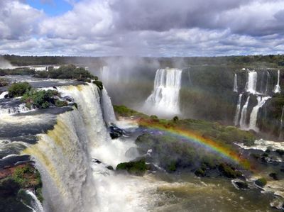 Melihat Lagi Indahnya Air Terjun Iguazu di Perbatasan Dua Negara