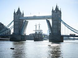 Wow, Kapal Layar Swedia Abad ke-18 Mejeng di London