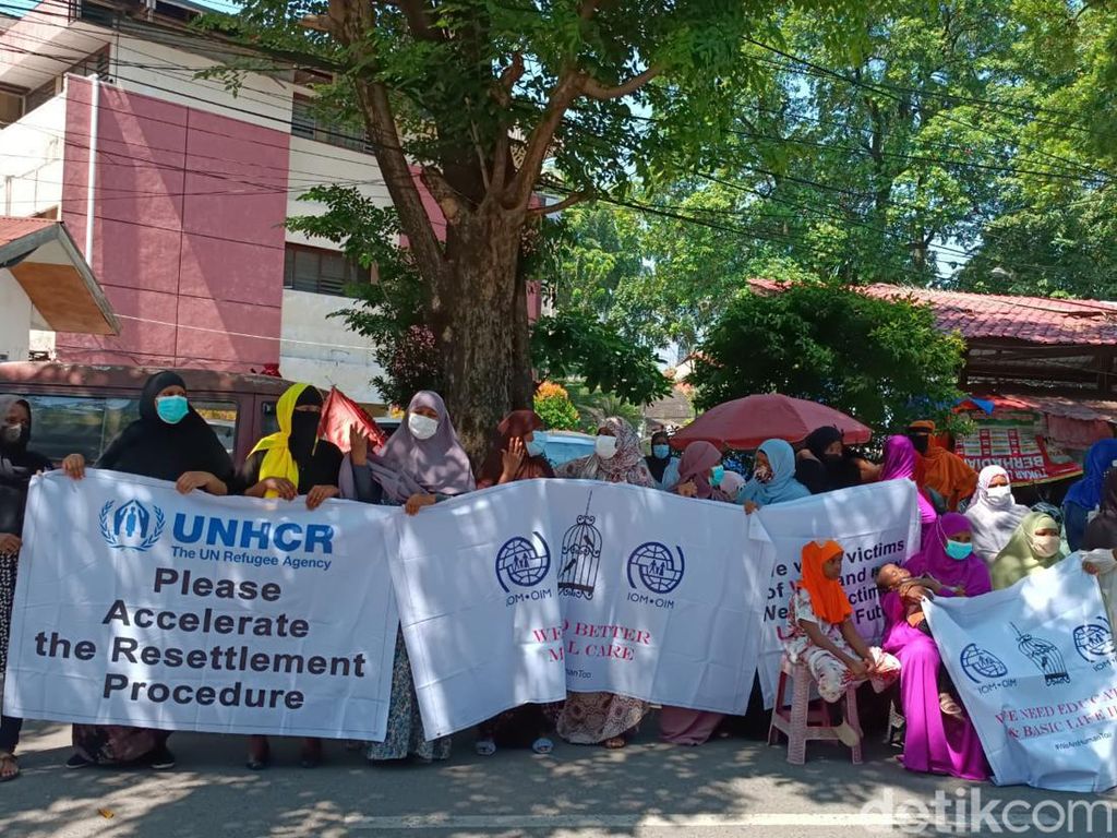 Pengungsi Somalia Demo Kantor UNHCR Medan, Tuntut Akses Pendidikan