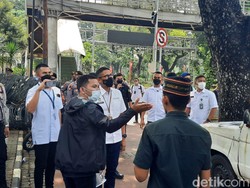 Momen Sandiaga Uno Tegur Aksi Demo Aliansi Labuan Bajo