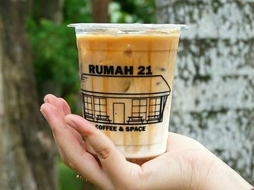 Manis Dingin! 20 Es Kopi Susu Kekinian Rp 10 Ribuan Ada di Sini! Manis Dingin! 20 Es Kopi Susu Kekinian Rp 10 Ribuan Ada di Sini!