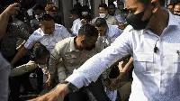 Petugas Pengamanan Gerindra Berjatuhan Saat Daftar ke KPU