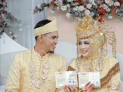 Viral Polwan Berhijab Bersyukur Dinikahi Sopir Truk, Ini Kisah Lengkapnya