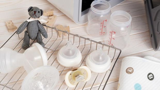 Sanitizing the baby things in UV Sterilizer and dryer, new technology for sanitize the baby things by UV Light.