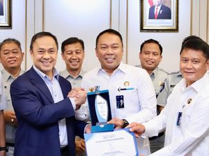 PT Jasa Raharja Terima Penghargaan AKHLAK Award 2022