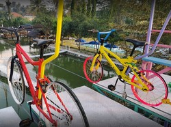 Seru! Kemping Keluarga hingga Membajak Sawah di Kampoeng Jati