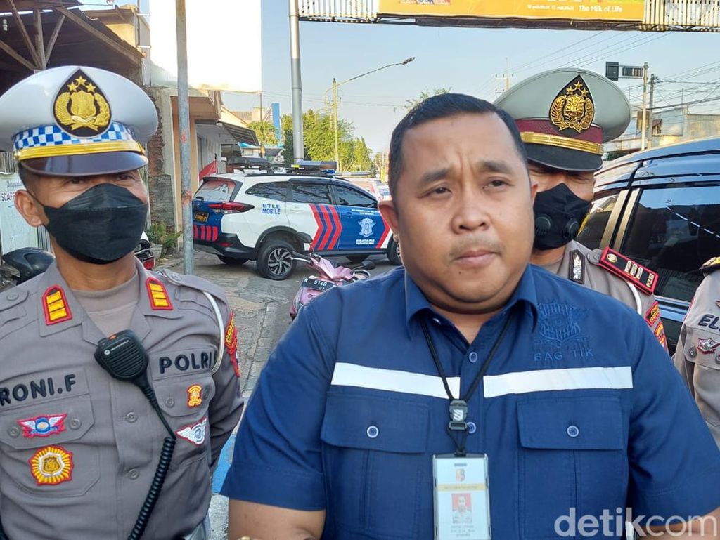 Korlantas Mabes Polri Survei Pemasangan Kamera ETLE di Probolinggo Korlantas Mabes Polri Survei Pemasangan Kamera ETLE di Probolinggo