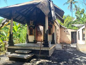 Korsleting Listrik, Rumah di Penarukan Buleleng Ludes Terbakar Korsleting Listrik, Rumah di Penarukan Buleleng Ludes Terbakar