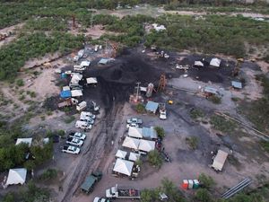 Begini Proses Evakuasi 10 Penambang Batu Bara yang Terjebak di Meksiko Begini Proses Evakuasi 10 Penambang Batu Bara yang Terjebak di Meksiko