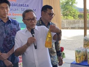 Zulkifli Hasan Janji Agustus Harga TBS Rp 2.400/Kg Zulkifli Hasan Janji Agustus Harga TBS Rp 2.400/Kg