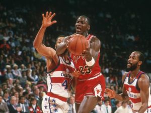Video: Sneaker Con Perdana di Riyadh, Ada Kets Michael Jordan Rp 1,6 M Video: Sneaker Con Perdana di Riyadh, Ada Kets Michael Jordan Rp 1,6 M