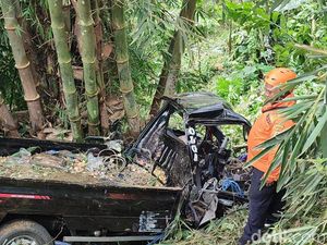 7 Orang Tewas, Mobil Terjun ke Jurang Hendak Hadiri Pesta Nikah 7 Orang Tewas, Mobil Terjun ke Jurang Hendak Hadiri Pesta Nikah