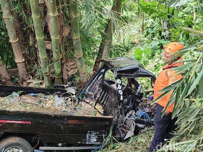 Ngeri! Penampakan Mobil Terjun ke Jurang yang Tewaskan 7 Orang