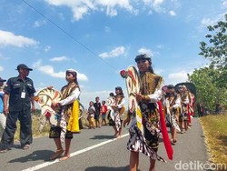 Kala Fashion Show dan Seni Tradisional Berpadu dalam Parade Budaya