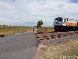 Upaya Dishub Cirebon Cegah Kecelakaan di Perlintasan KA Tanpa Palang