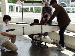 Hebat! Mahasiswa UMY Bikin Pesawat Tanpa Awak, Daya Jelajahnya 28 Km Hebat! Mahasiswa UMY Bikin Pesawat Tanpa Awak, Daya Jelajahnya 28 Km