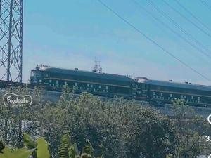 Heboh Kereta Jadul Harry Potter di Atas Rel Kereta Cepat, Ini Faktanya