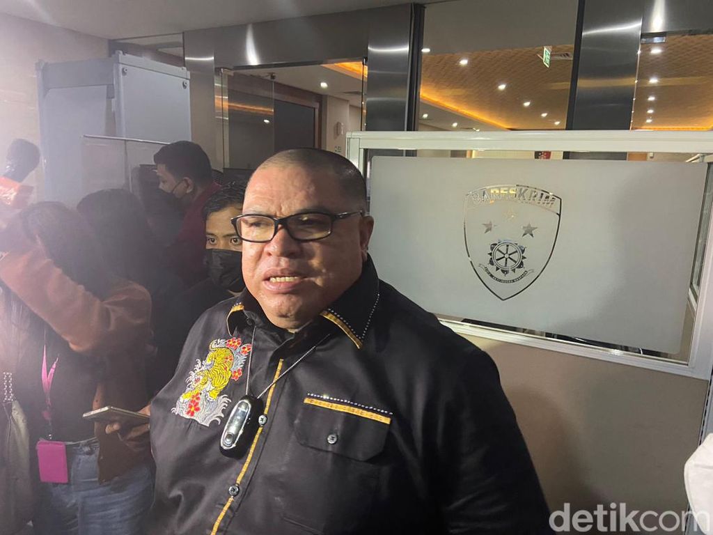 Razman Nasution Diperiksa Bareskrim Polri soal Laporan Hotman Paris Razman Nasution Diperiksa Bareskrim Polri soal Laporan Hotman Paris