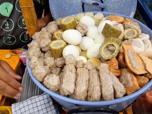 Ngemil Sore Enaknya Jajan di 5 Siomay Bandung Gerobakan yang Terkenal Enak Ini