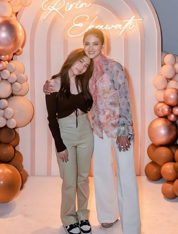 Ririn Ekawati dan Jasmine Abeng/Foto : instagram.com/ririnekawati Ririn dan Jasmine di acara ulang tahun Ririn