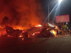 Resto Tahu Sumedang di Garut Hangus Terbakar
