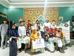 Santri Relawan Ganjar Beri 1.500 Paket Santunan ke Anak Yatim & Difabel