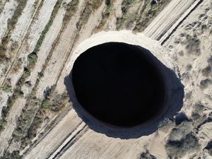 Ngeri, Lubang Raksasa Misterius di Chile Bertambah Besar