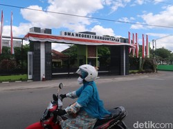Guru dan Kepala SMAN 1 Banguntapan Disanksi Ringan Terkait Kasus Jilbab