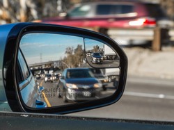 Berapa Lama Waktu Ideal Melihat Kaca Spion?