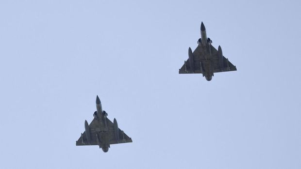 Taiwan Air Force Mirage 2000-5 aircrafts fly over Hsinchu Air Base in Hsinchu, Taiwan August 7, 2022. REUTERS/Ann Wang