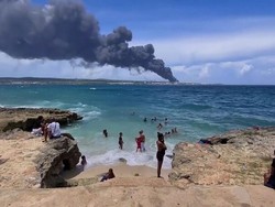 Dua Tangki Minyak Meledak di Kuba, Asap Hitam Setinggi Gunung