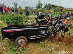 Update Korban Pikap Terjun ke Jurang Ciamis: 8 Orang Tewas, 9 Luka Update Korban Pikap Terjun ke Jurang Ciamis: 8 Orang Tewas, 9 Luka