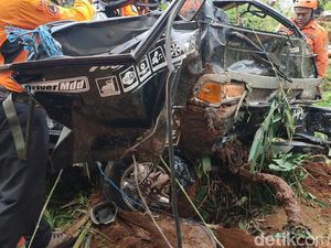Kesaksian Warga Lihat Korban Pikap Terjun ke Jurang Ciamis Bertumpuk Kesaksian Warga Lihat Korban Pikap Terjun ke Jurang Ciamis Bertumpuk