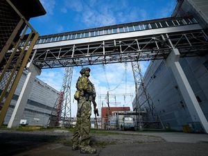 Zelensky Serukan Sanksi terhadap Rusia yang Lukai Pekerja Zaporizhzhia