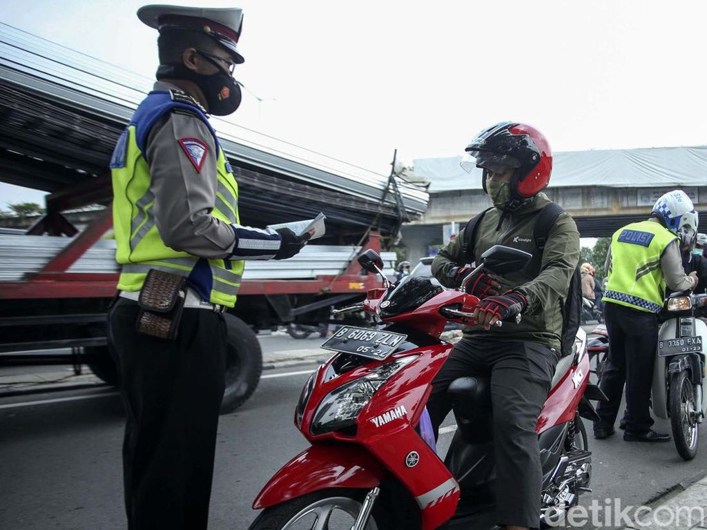 Prittt... Ada Razia Belok Kiri Langsung di Tanah Abang Jakpus Prittt... Ada Razia Belok Kiri Langsung di Tanah Abang Jakpus