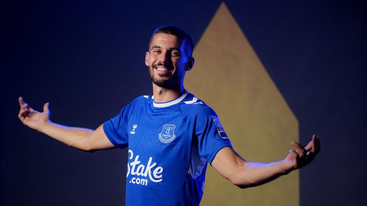 Conor Coady berseragam Everton (Everton FC via Getty Images/Tony McArdle - Everton FC)