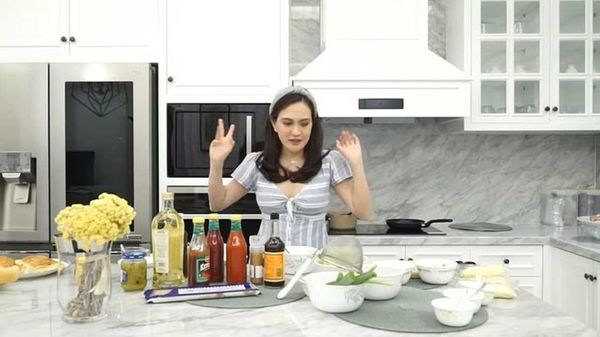 Idaman! 8 Potret Dapur Minimalis Shandy Aulia yang Mewah