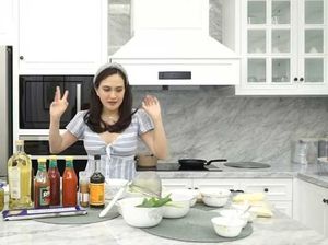 Idaman! 8 Potret Dapur Minimalis Shandy Aulia yang Mewah