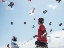 Jangan Main Layangan di Area Bandara, Bikin Pesawat Rusak, Didenda Rp 1M!