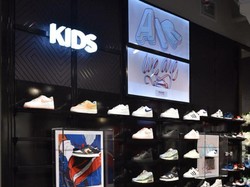 Foot Locker Buka Gerai Keenam di Medan, Gandeng Seniman Lokal