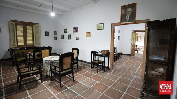 Rumah pengasingan Bung Hatta beserta barang-barang peninggalan beliau yang dijadikan museum di Banda Neira, Maluku, Juli 2022. CNN Indonesia/Safir Makki